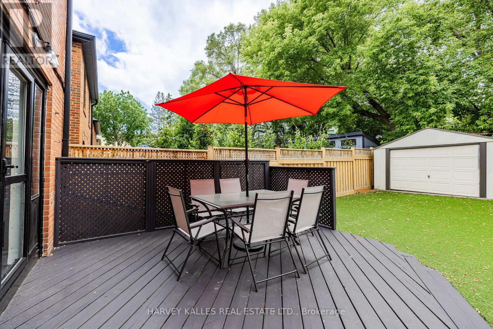 1836 BATHURST STREET