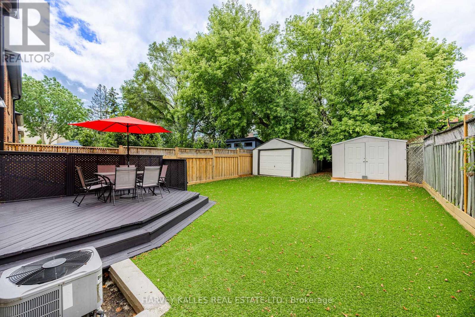 1836 BATHURST STREET