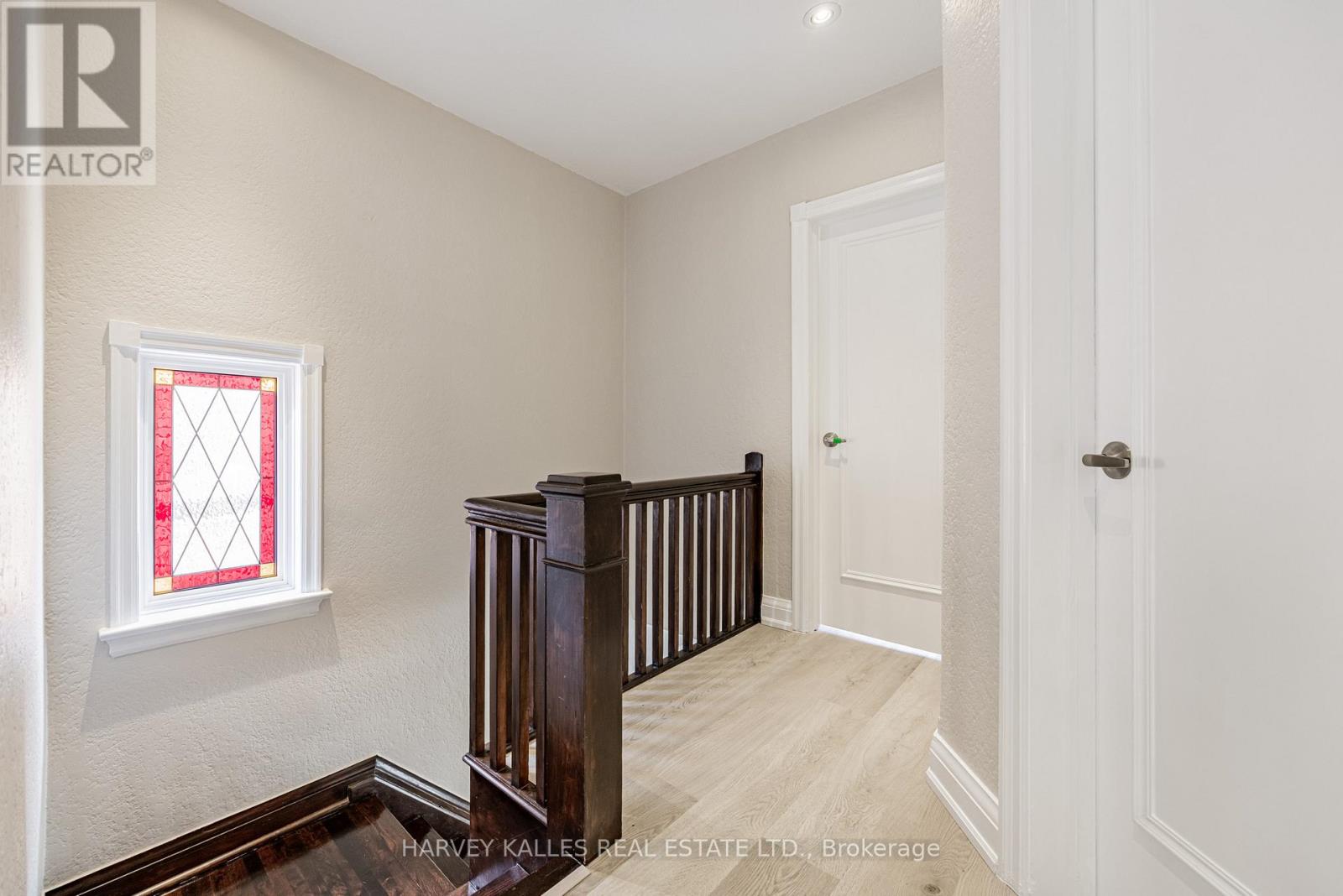 1836 BATHURST STREET