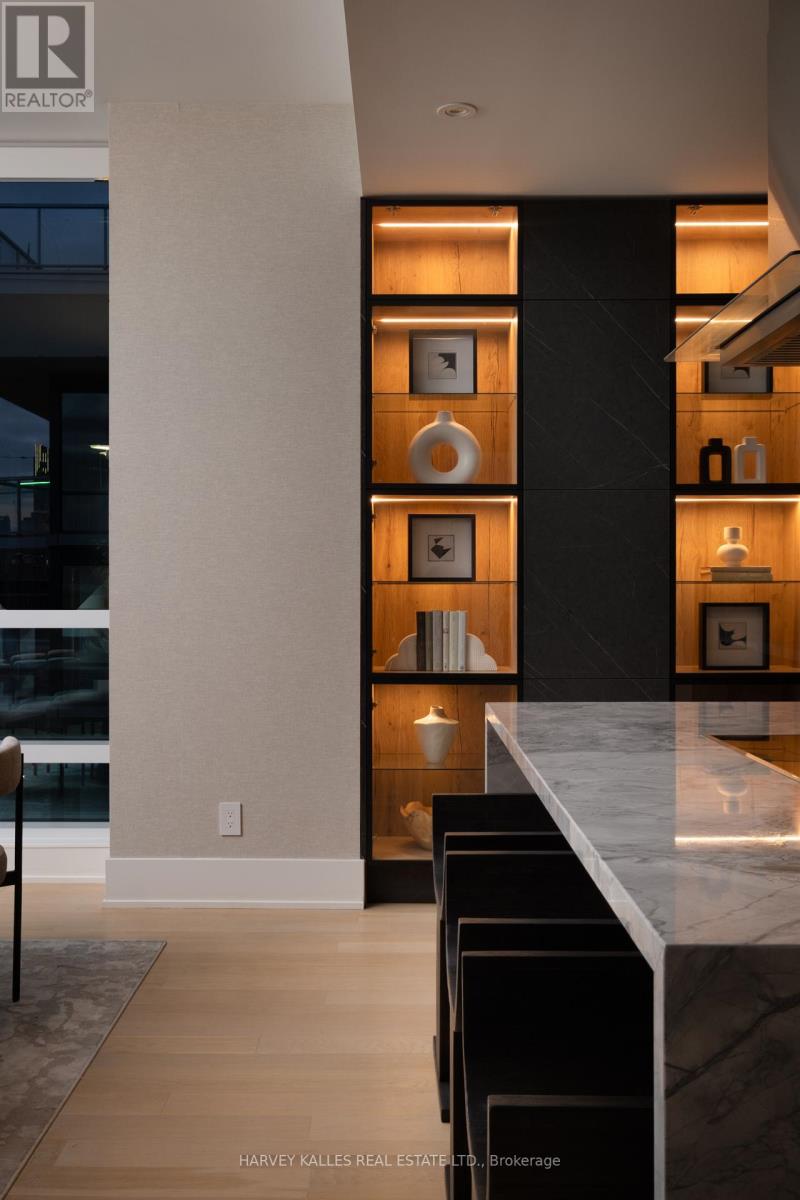 926 - 55 MERCHANTS' WHARF