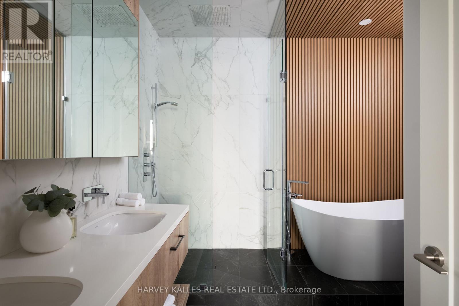 926 - 55 MERCHANTS' WHARF