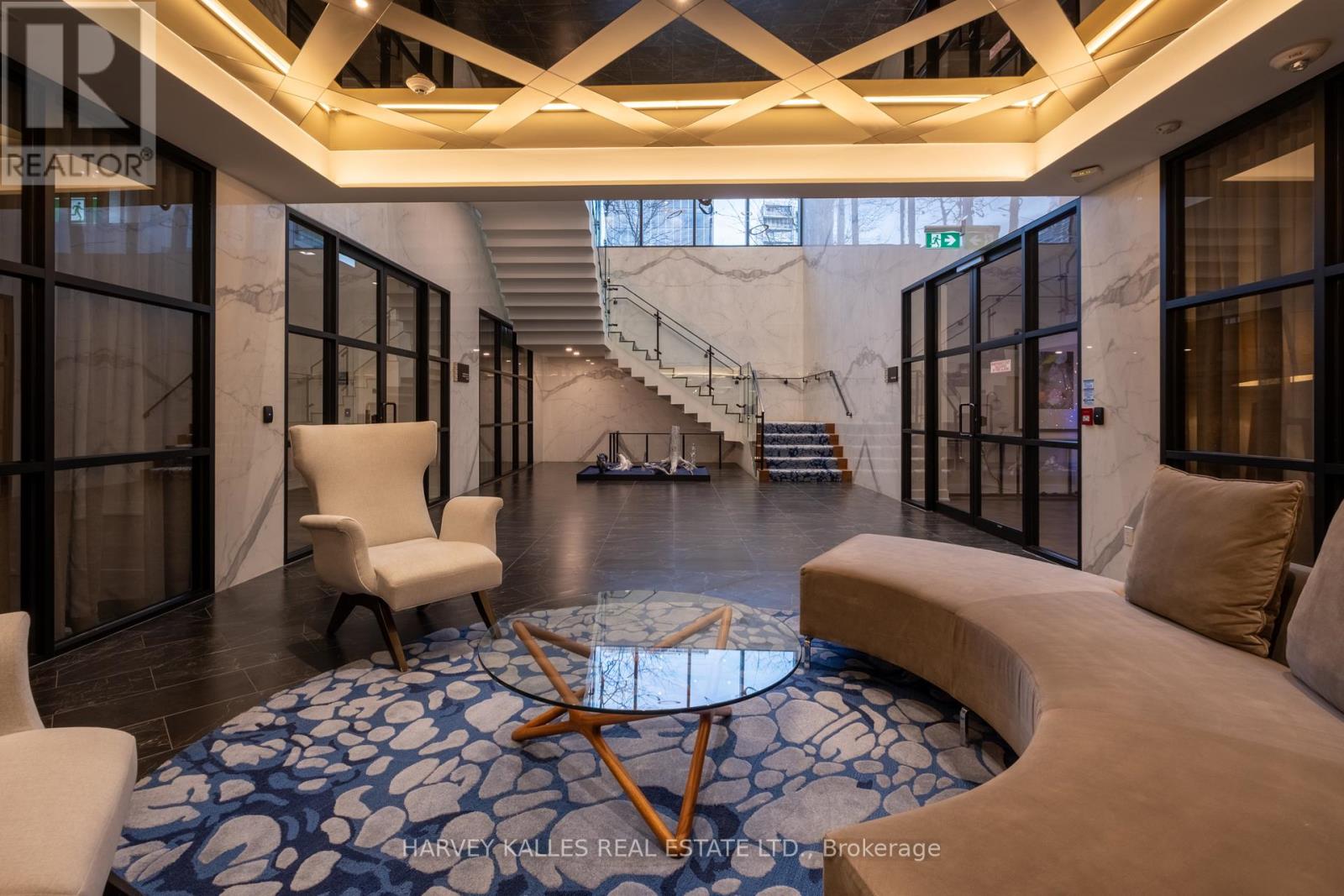 926 - 55 MERCHANTS' WHARF