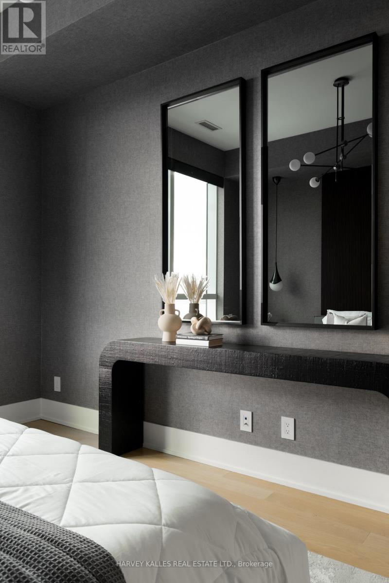 926 - 55 MERCHANTS' WHARF