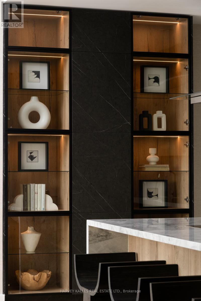 926 - 55 MERCHANTS' WHARF