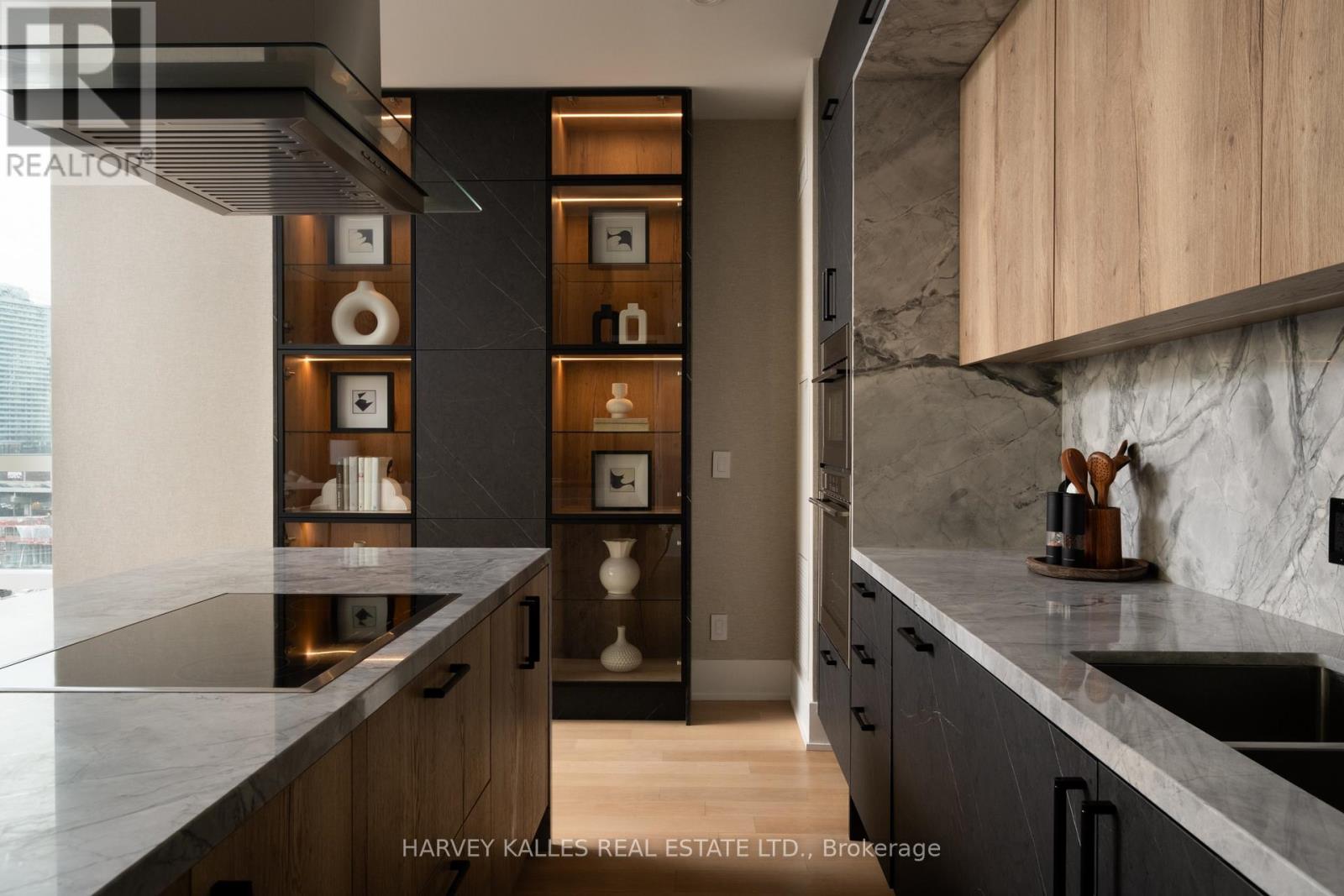 926 - 55 MERCHANTS' WHARF