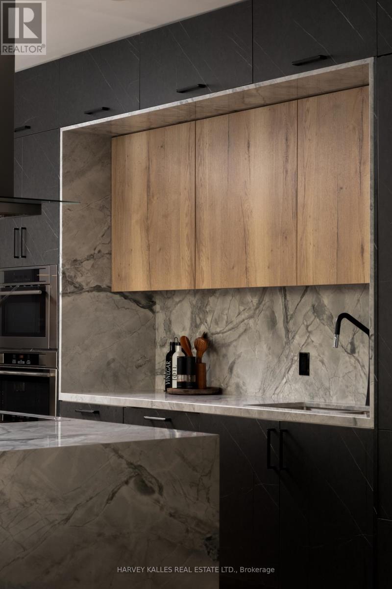 926 - 55 MERCHANTS' WHARF