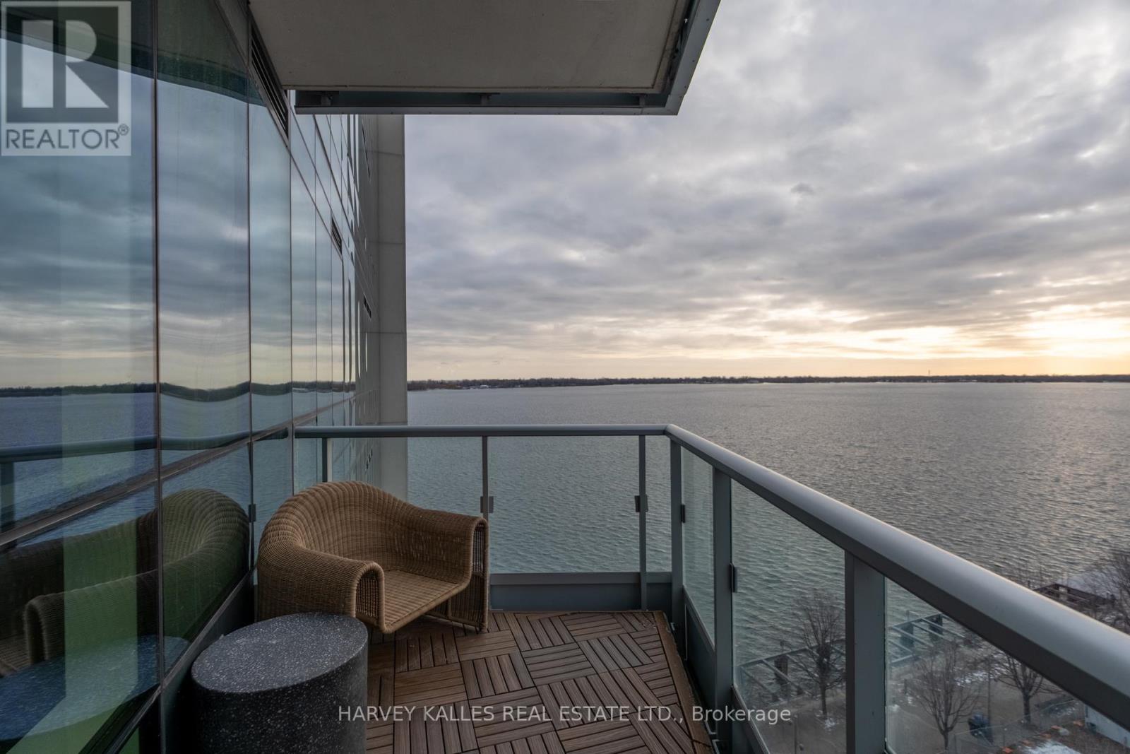 926 - 55 MERCHANTS' WHARF