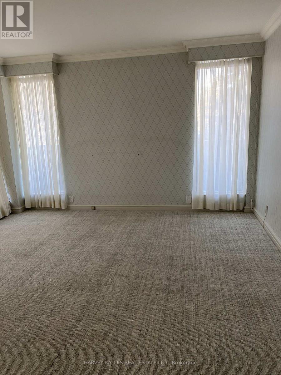 201 - 2600 BATHURST STREET