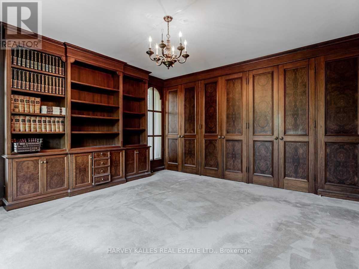 201 - 2600 BATHURST STREET