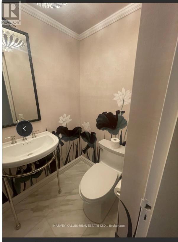 201 - 2600 BATHURST STREET