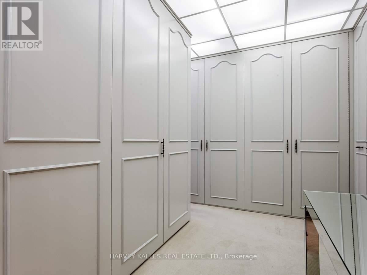 201 - 2600 BATHURST STREET