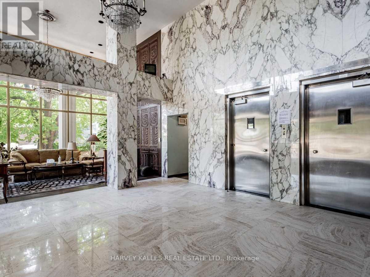 201 - 2600 BATHURST STREET