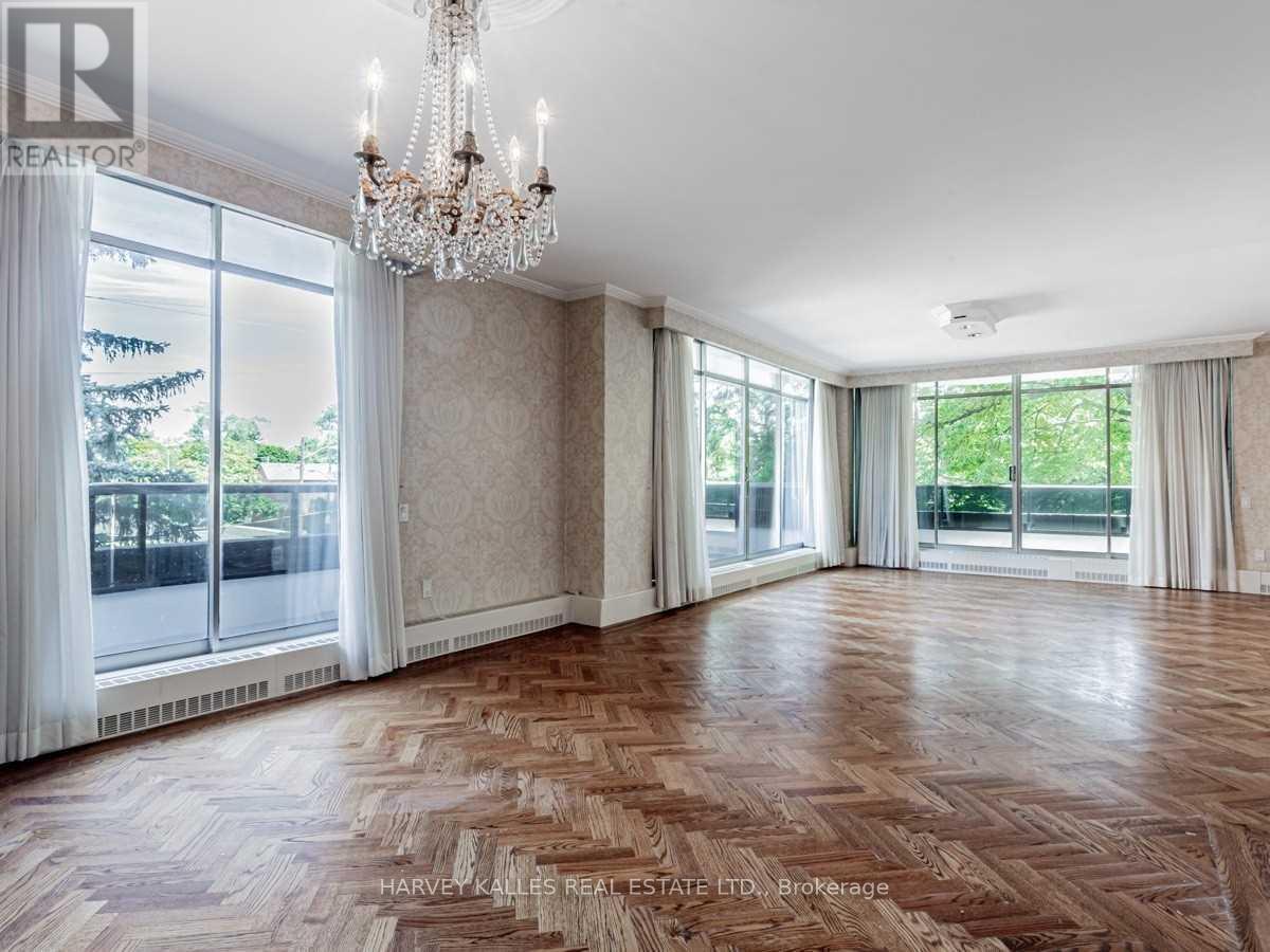 201 - 2600 BATHURST STREET