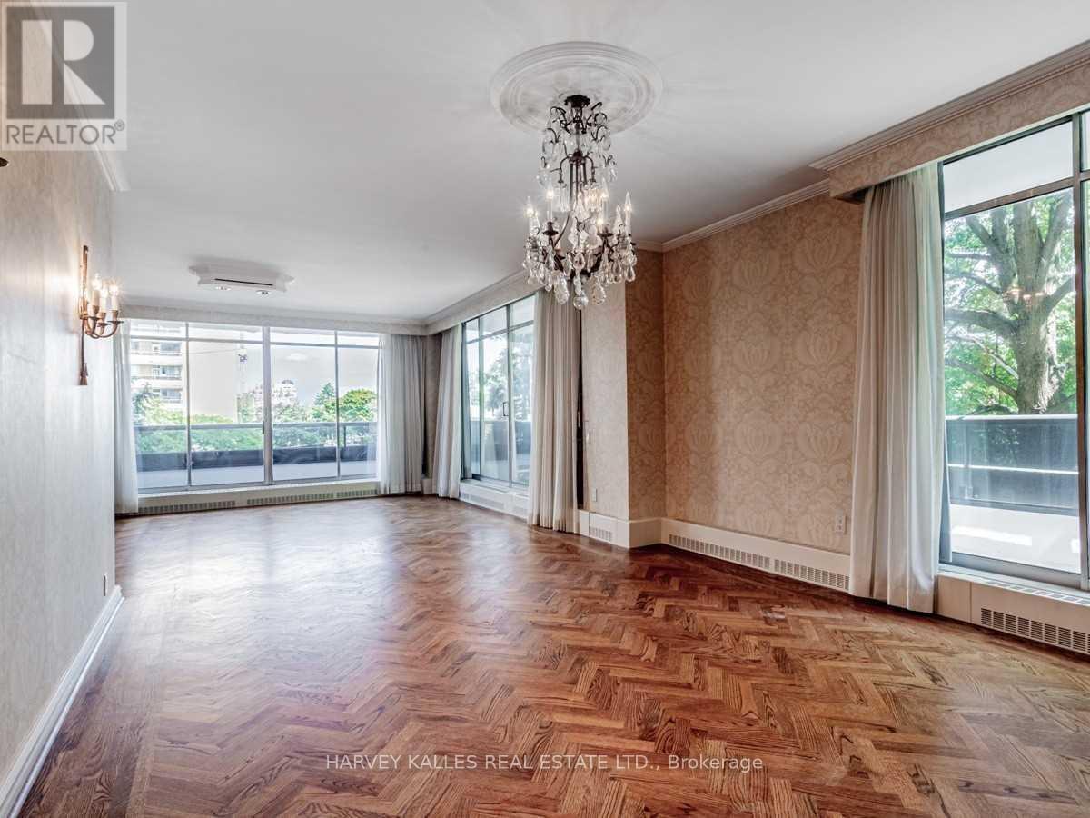 201 - 2600 BATHURST STREET