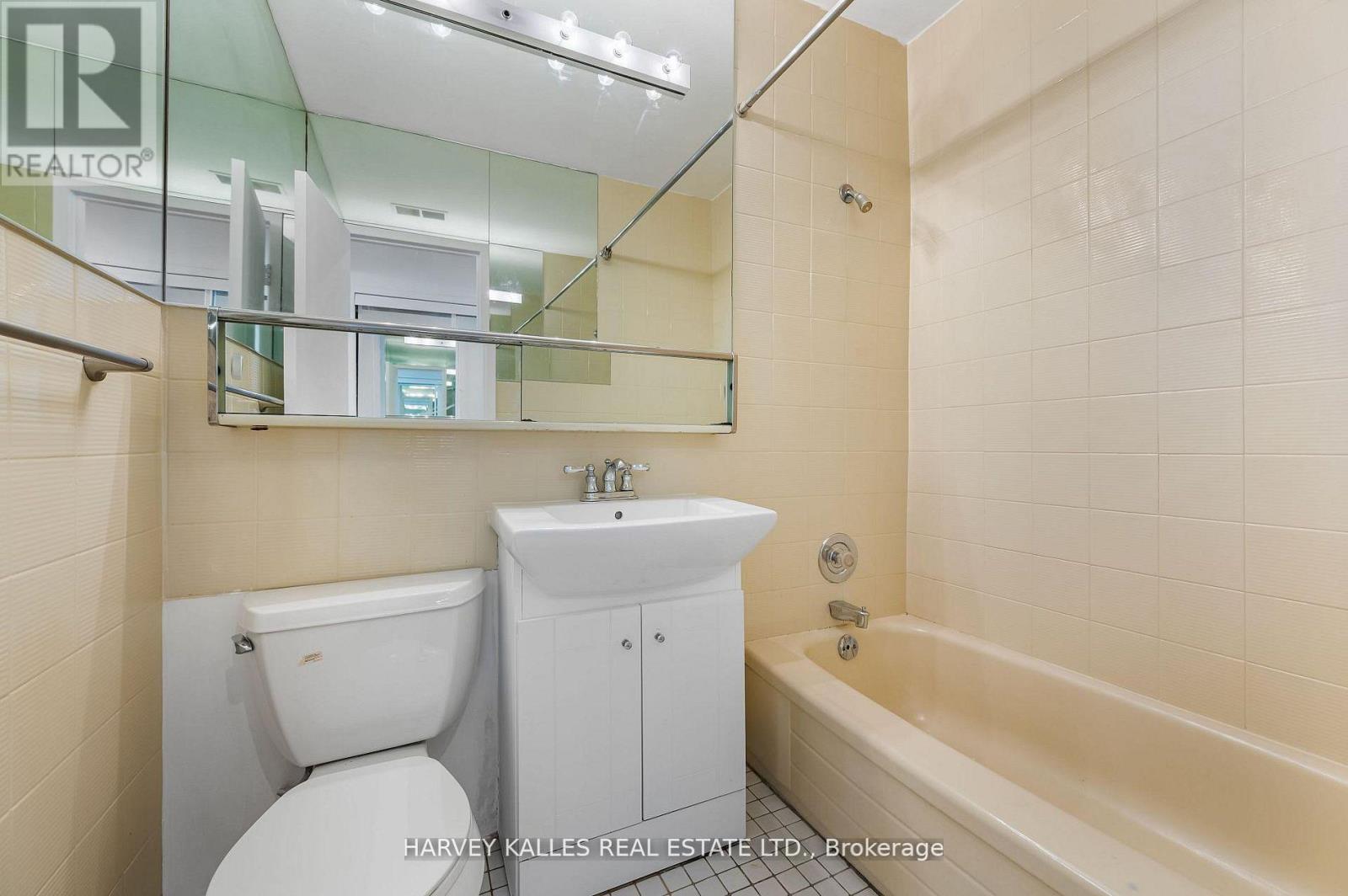 706 - 78 WARREN ROAD