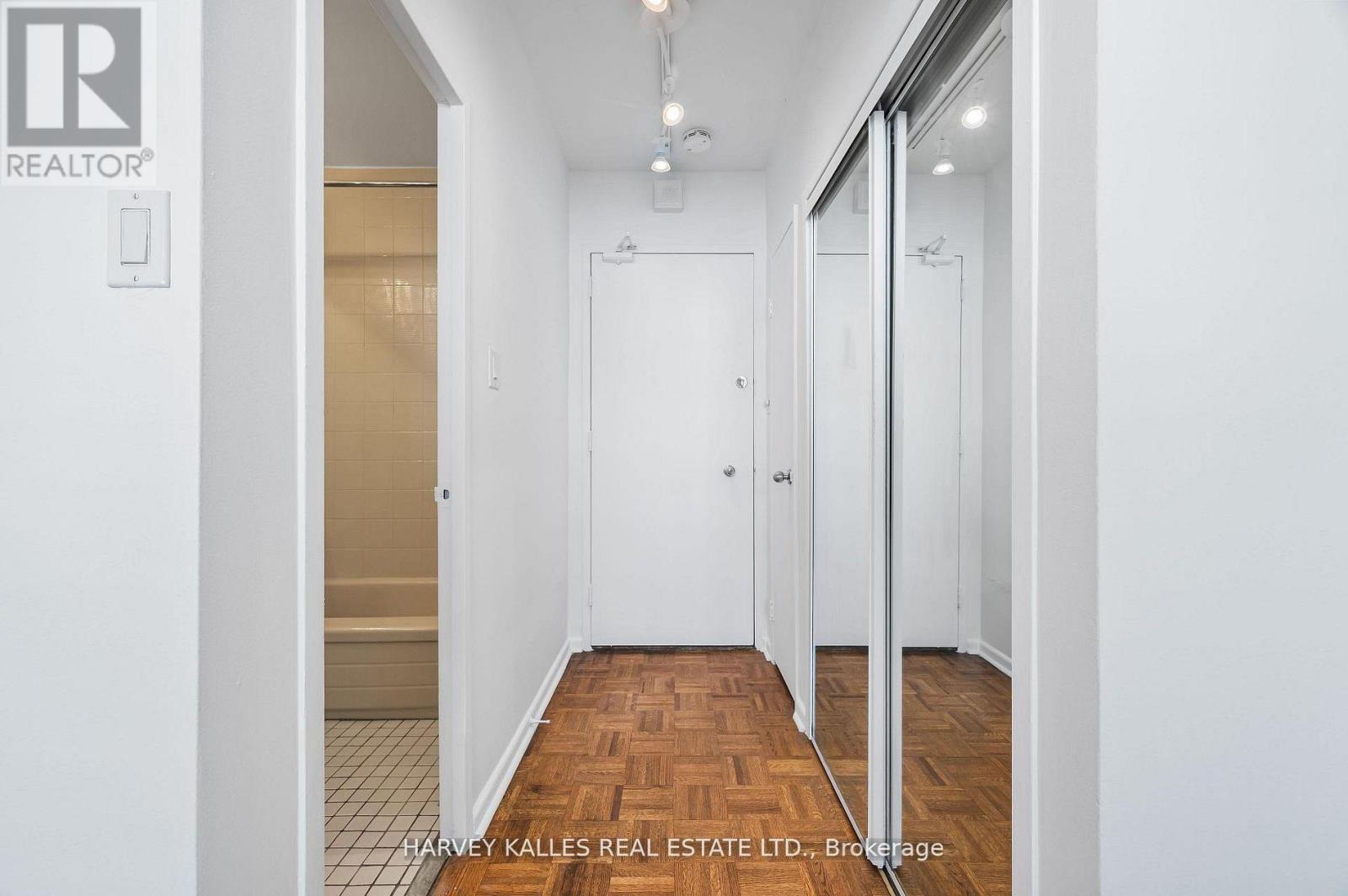 706 - 78 WARREN ROAD