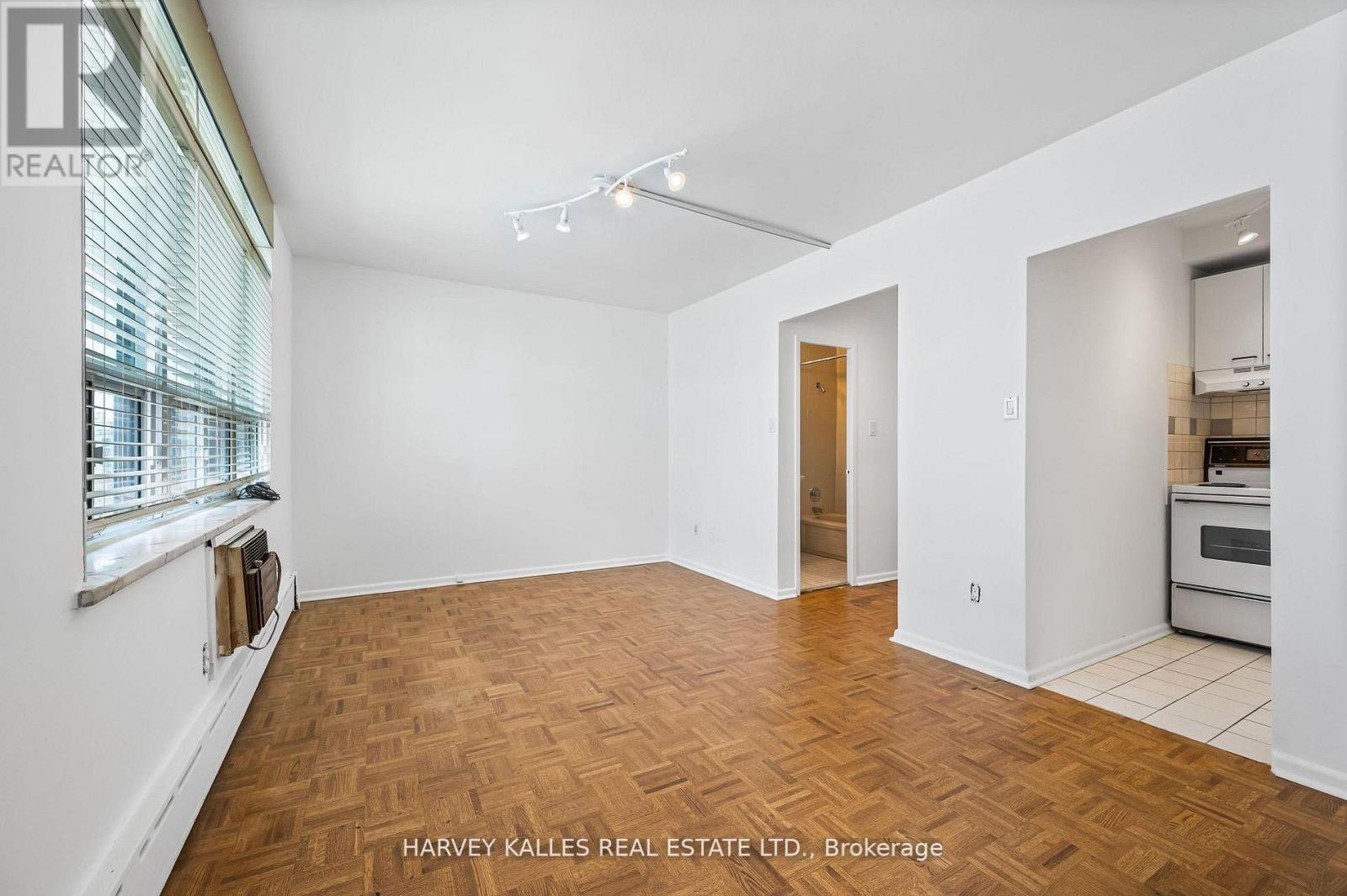 706 - 78 WARREN ROAD