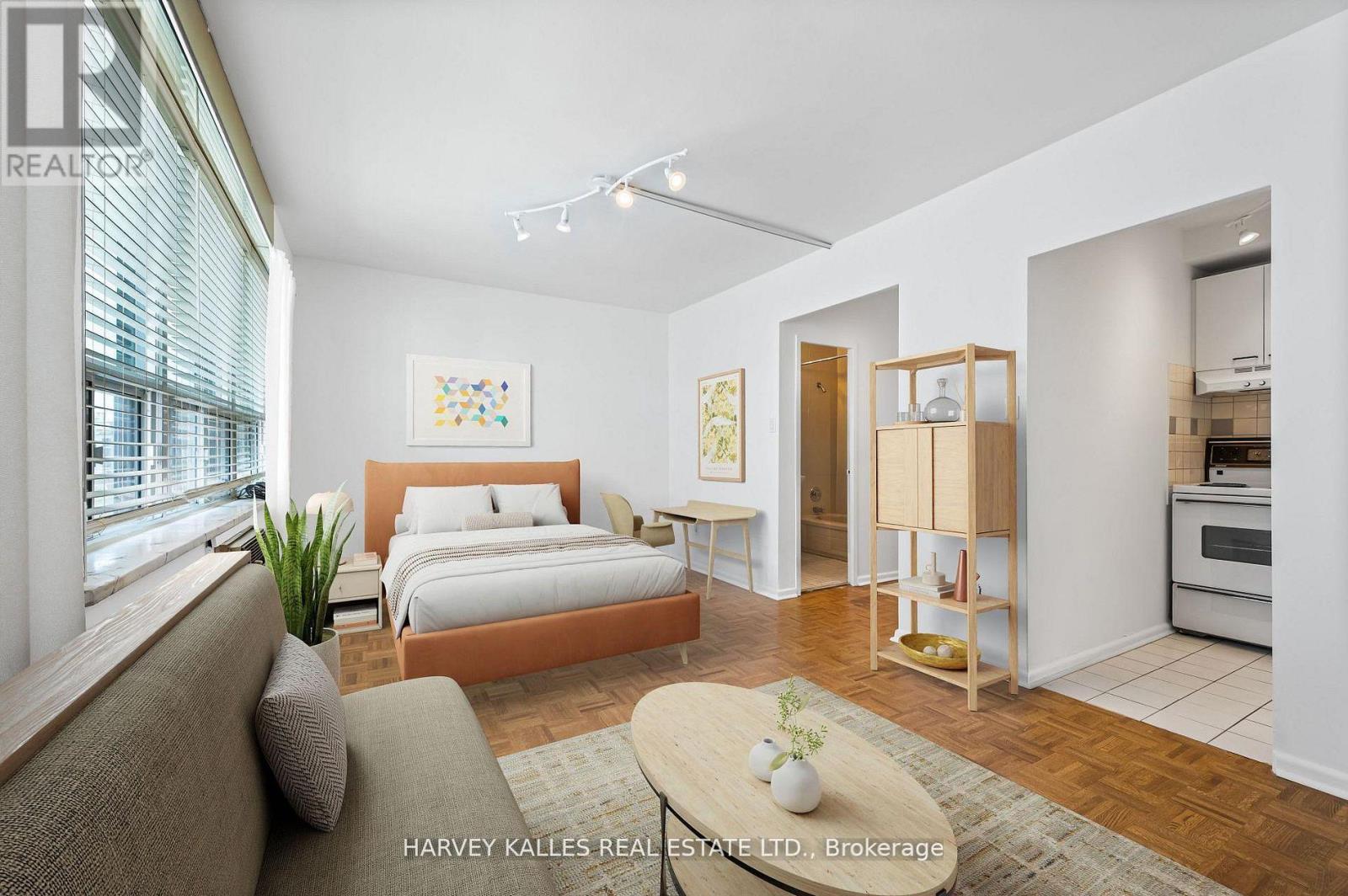 706 - 78 WARREN ROAD