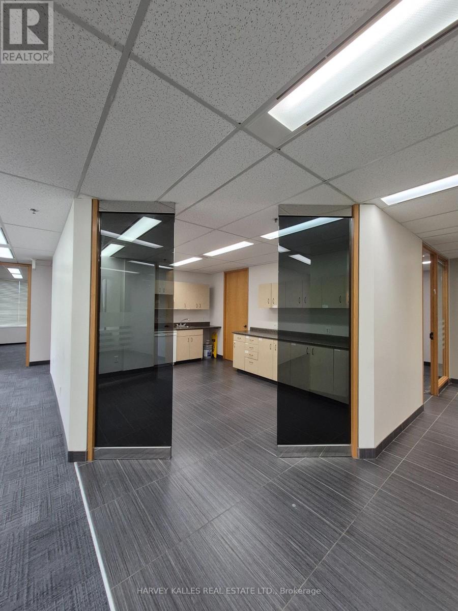 302 - 45 SHEPPARD AVENUE E