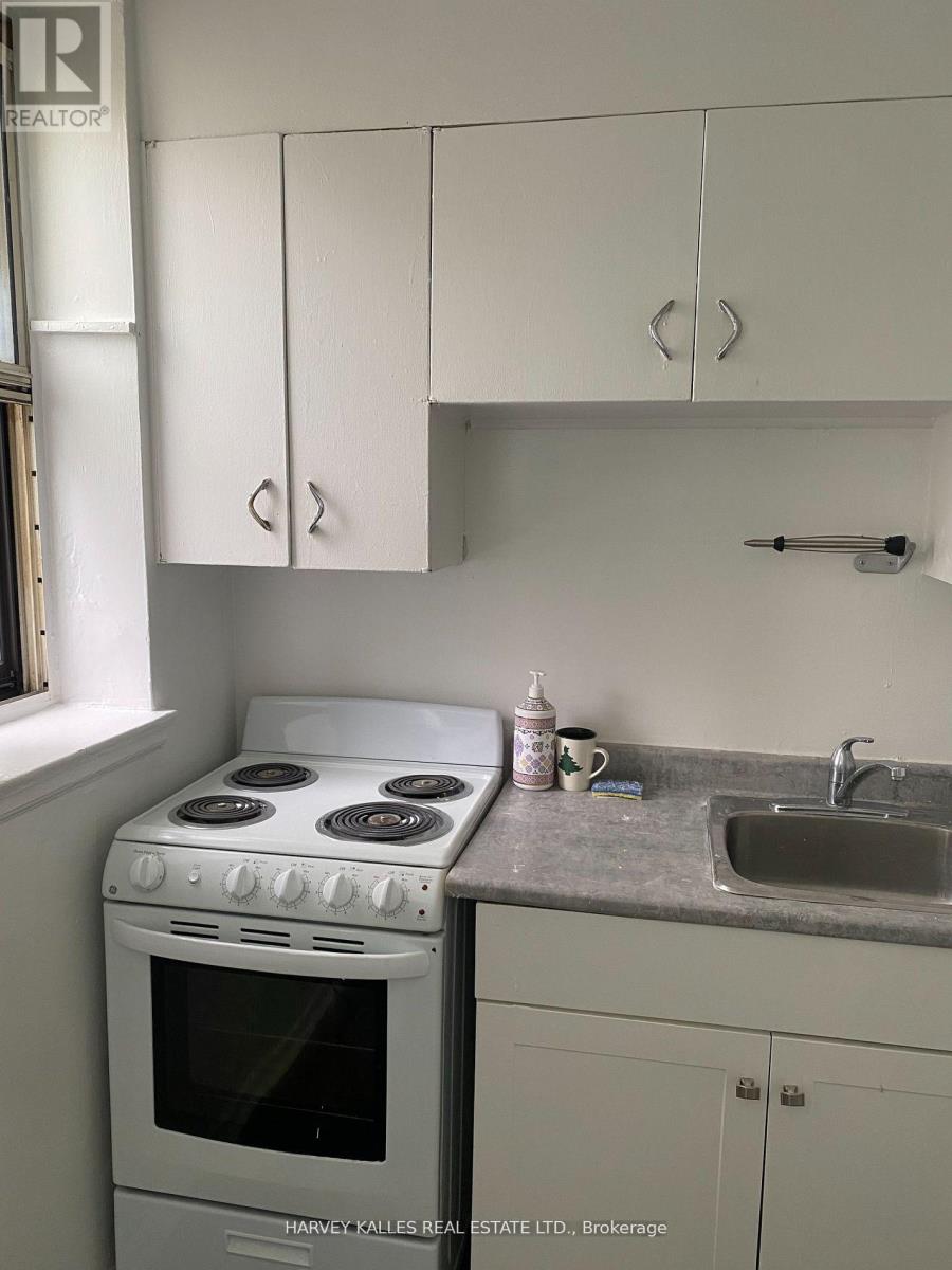 104 - 1582 BATHURST STREET