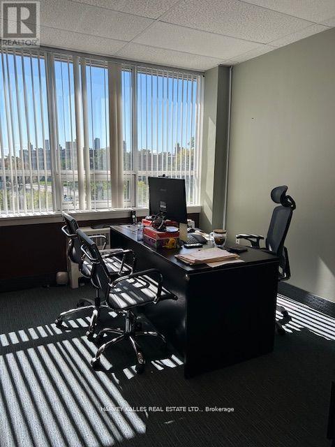 402 - 170 THE DONWAY WEST AVENUE