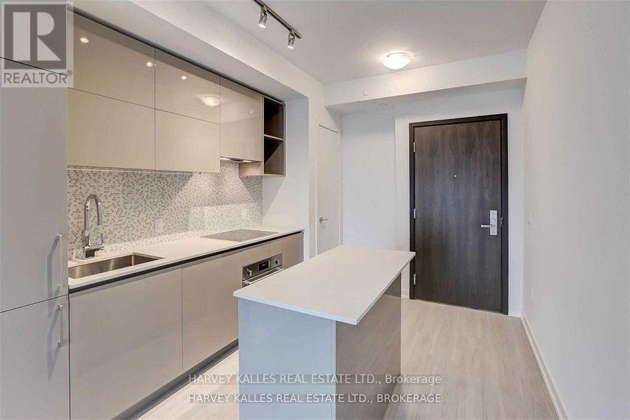 4906 - 1 YORKVILLE AVENUE