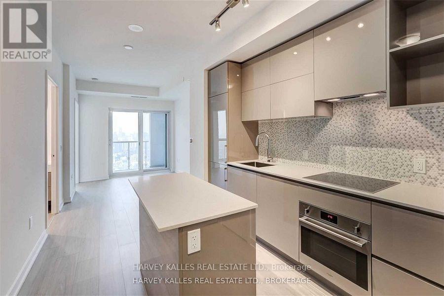 4906 - 1 YORKVILLE AVENUE