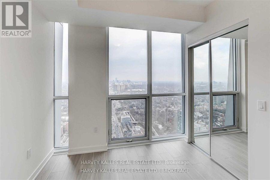 4906 - 1 YORKVILLE AVENUE