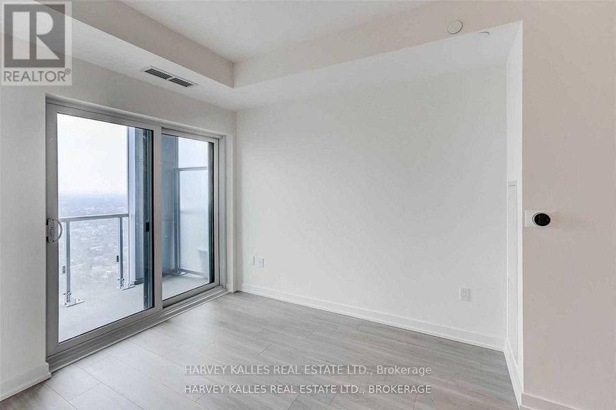 4906 - 1 YORKVILLE AVENUE