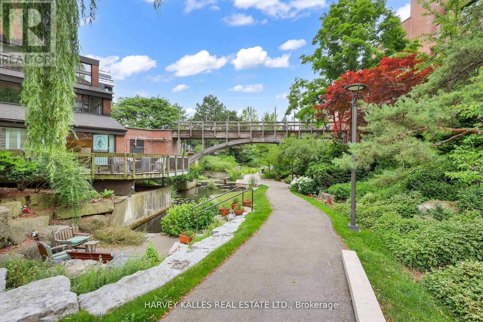 324-325 - 40 SYLVAN VALLEY WAY