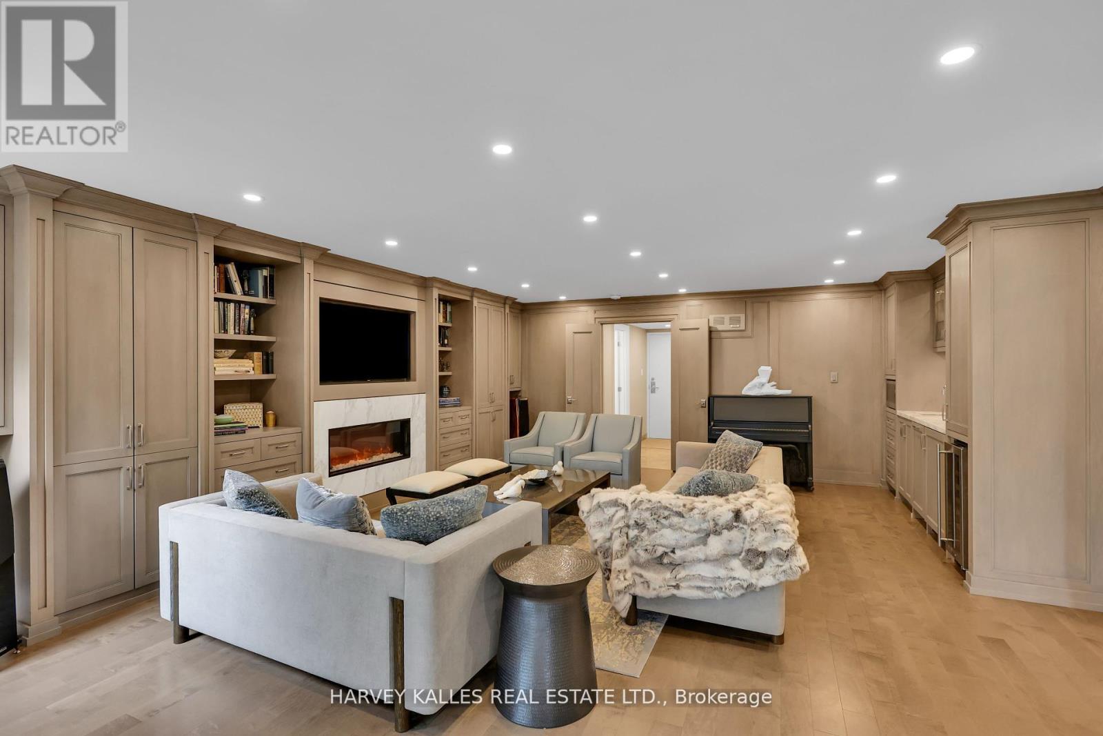 324-325 - 40 SYLVAN VALLEY WAY