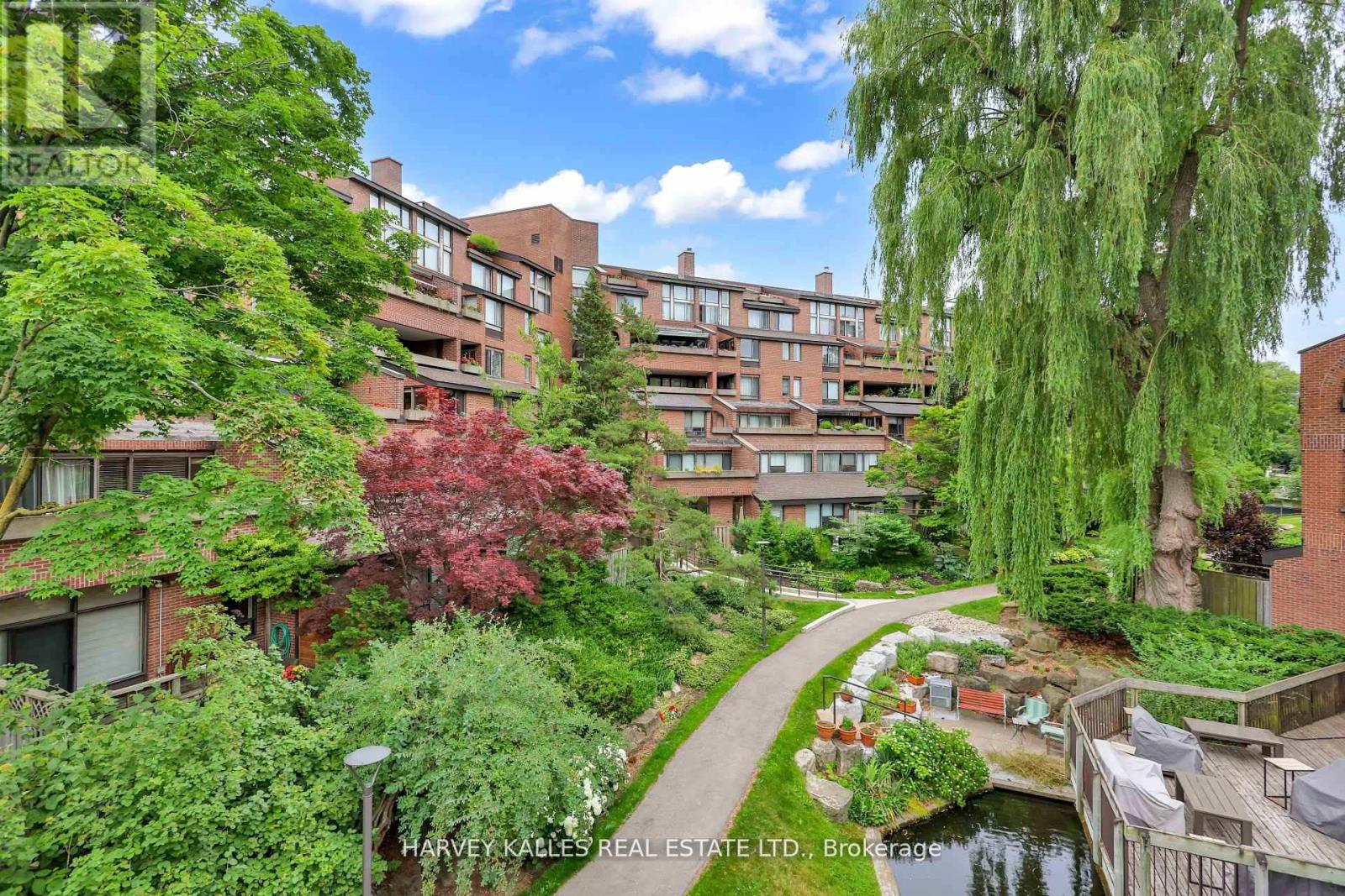 324-325 - 40 SYLVAN VALLEY WAY