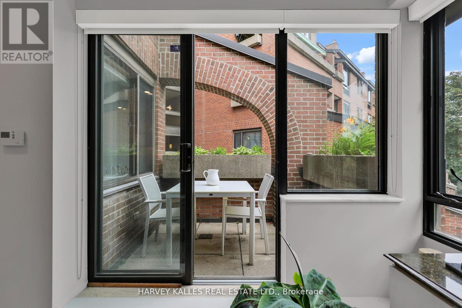 324-325 - 40 SYLVAN VALLEY WAY