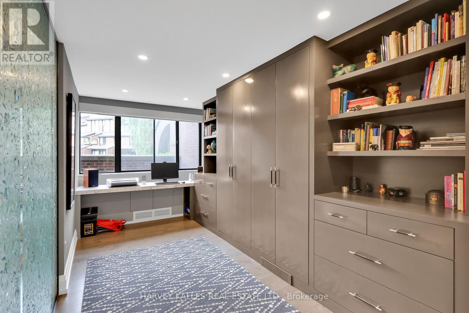 324-325 - 40 SYLVAN VALLEY WAY