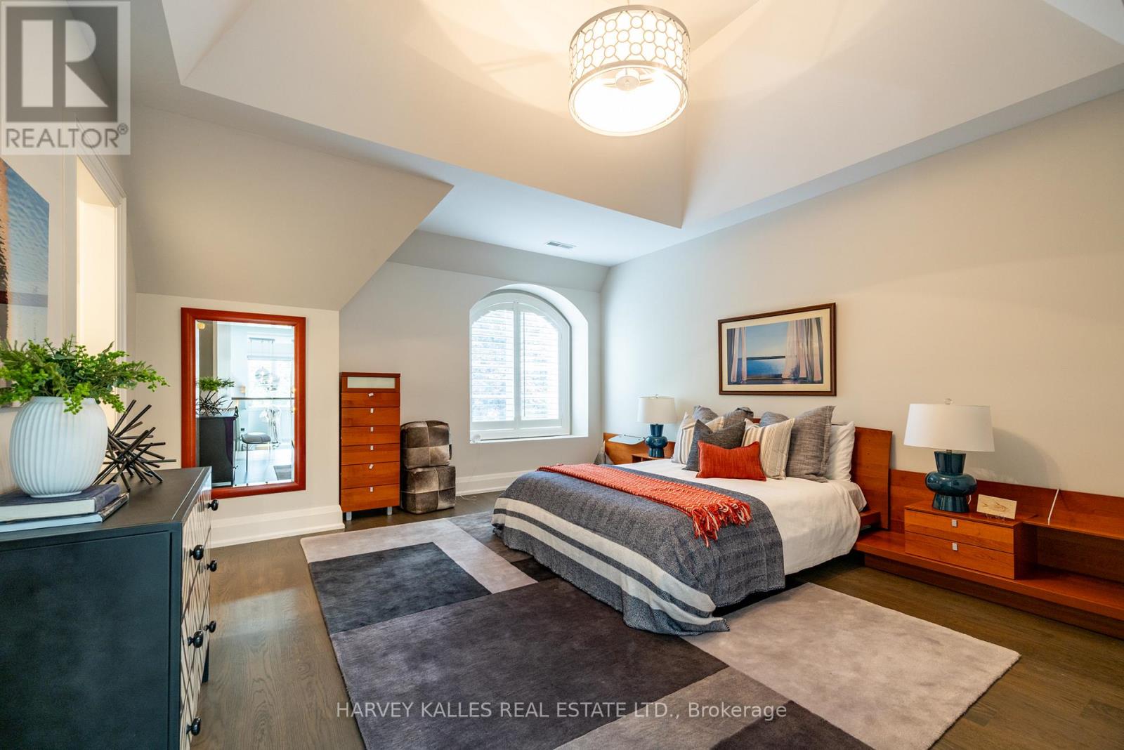 14 SULGRAVE CRESCENT