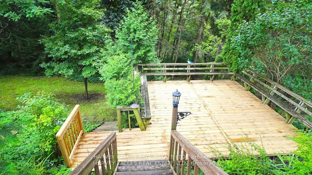 95 Chatsworth Drive Upper