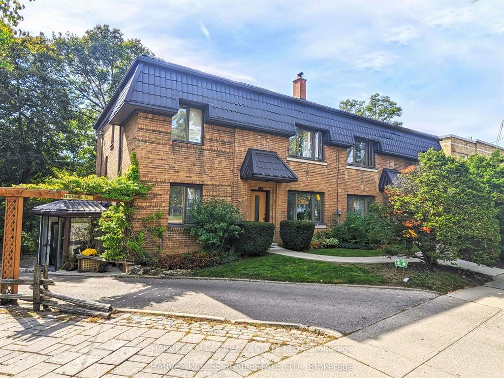 95 Chatsworth Drive Upper