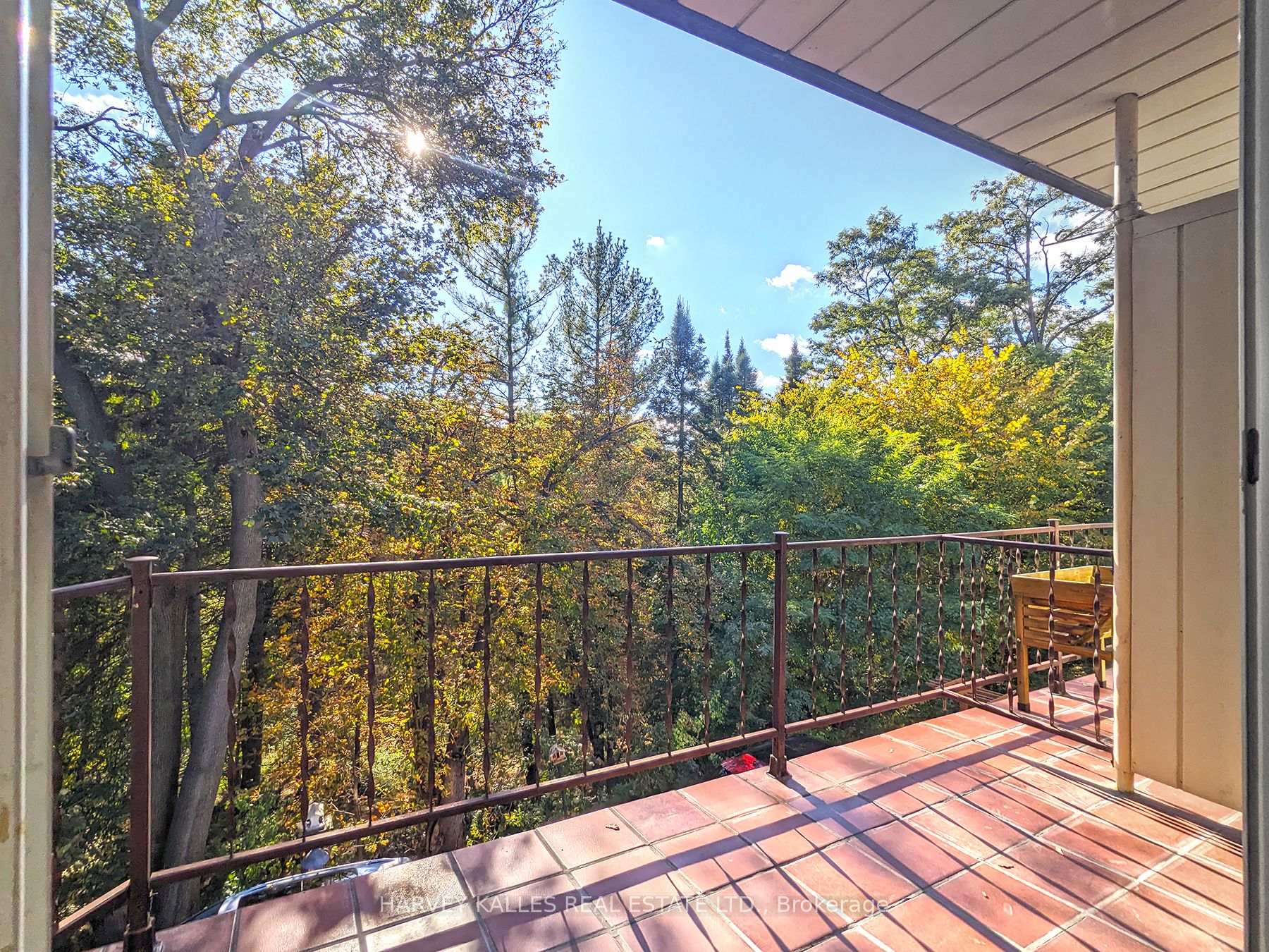 95 Chatsworth Drive Upper