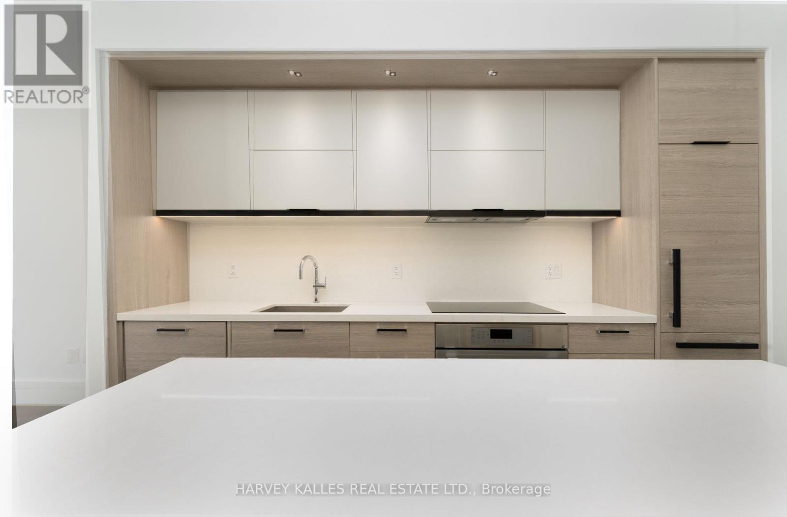 1505 - 215 LONSDALE ROAD