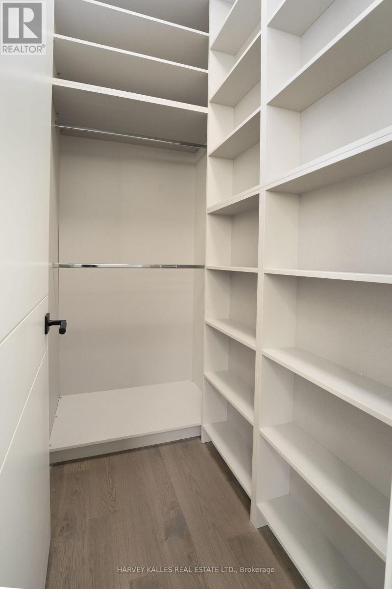 1505 - 215 LONSDALE ROAD