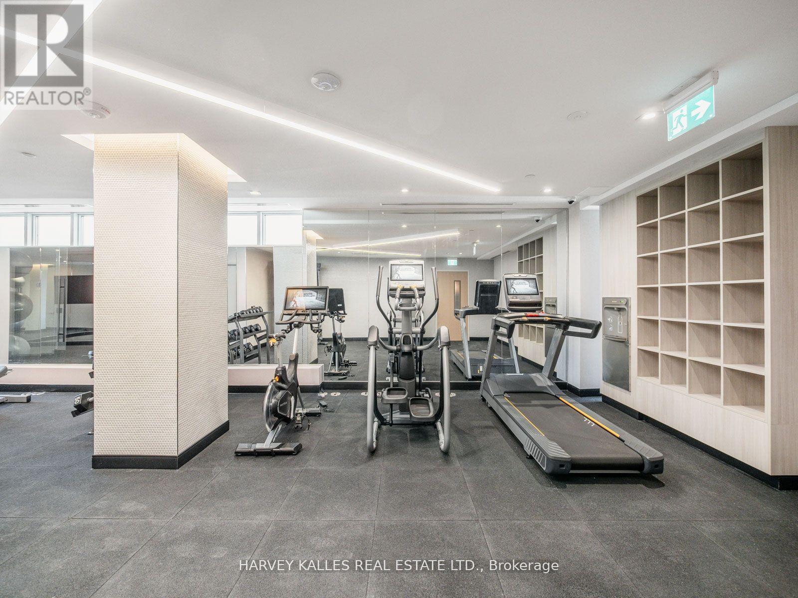 410 - 8 MANOR ROAD W