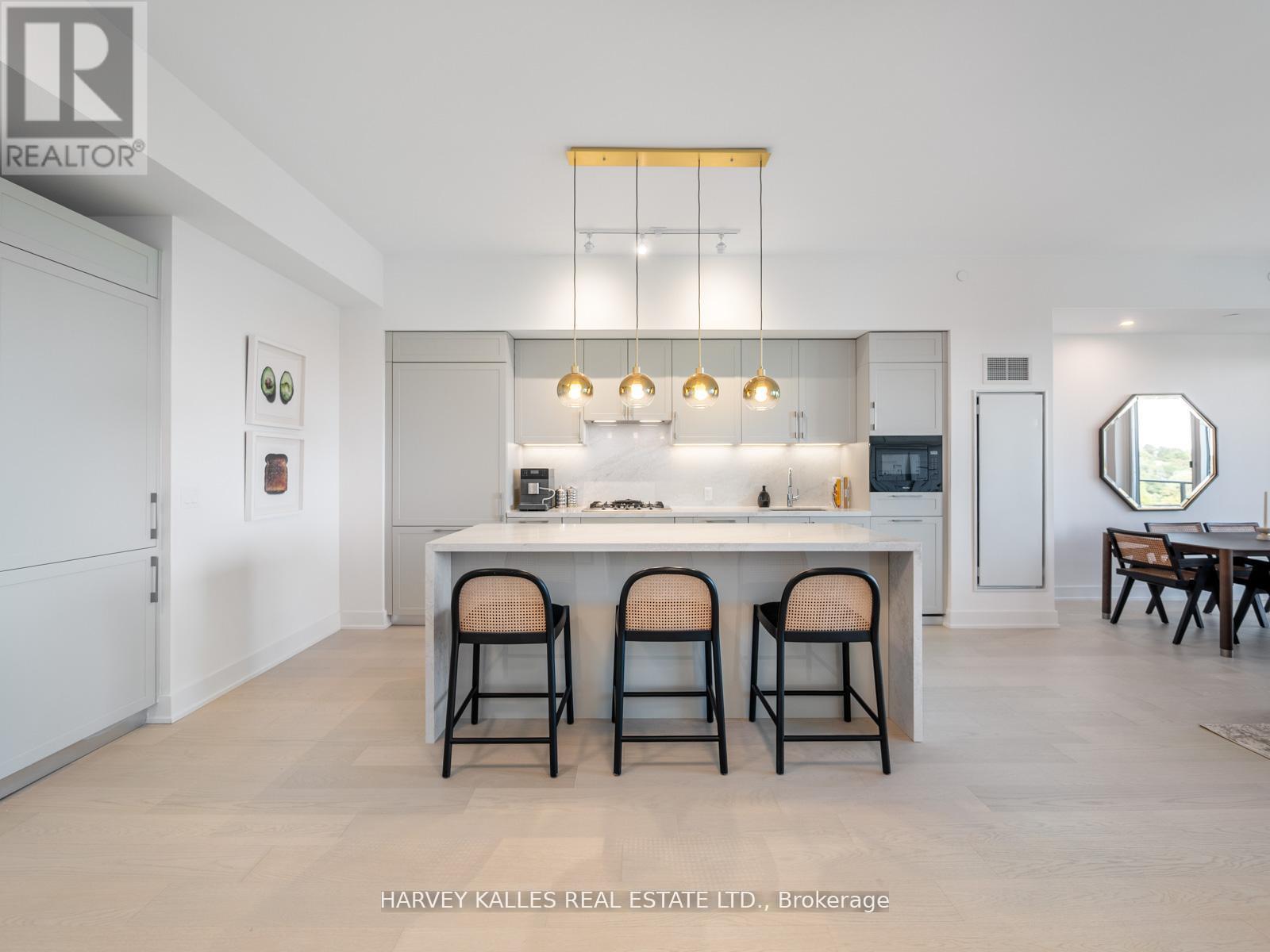 1003 - 8 MANOR ROAD W