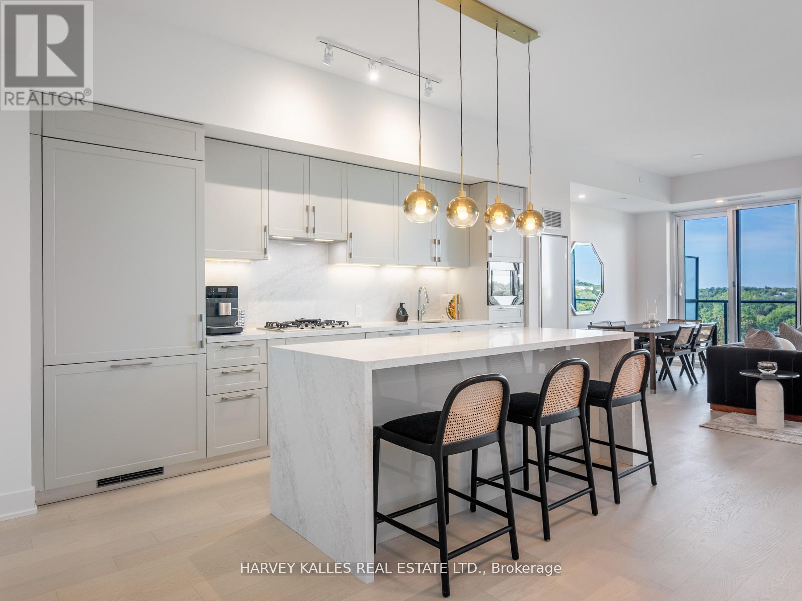 1003 - 8 MANOR ROAD W