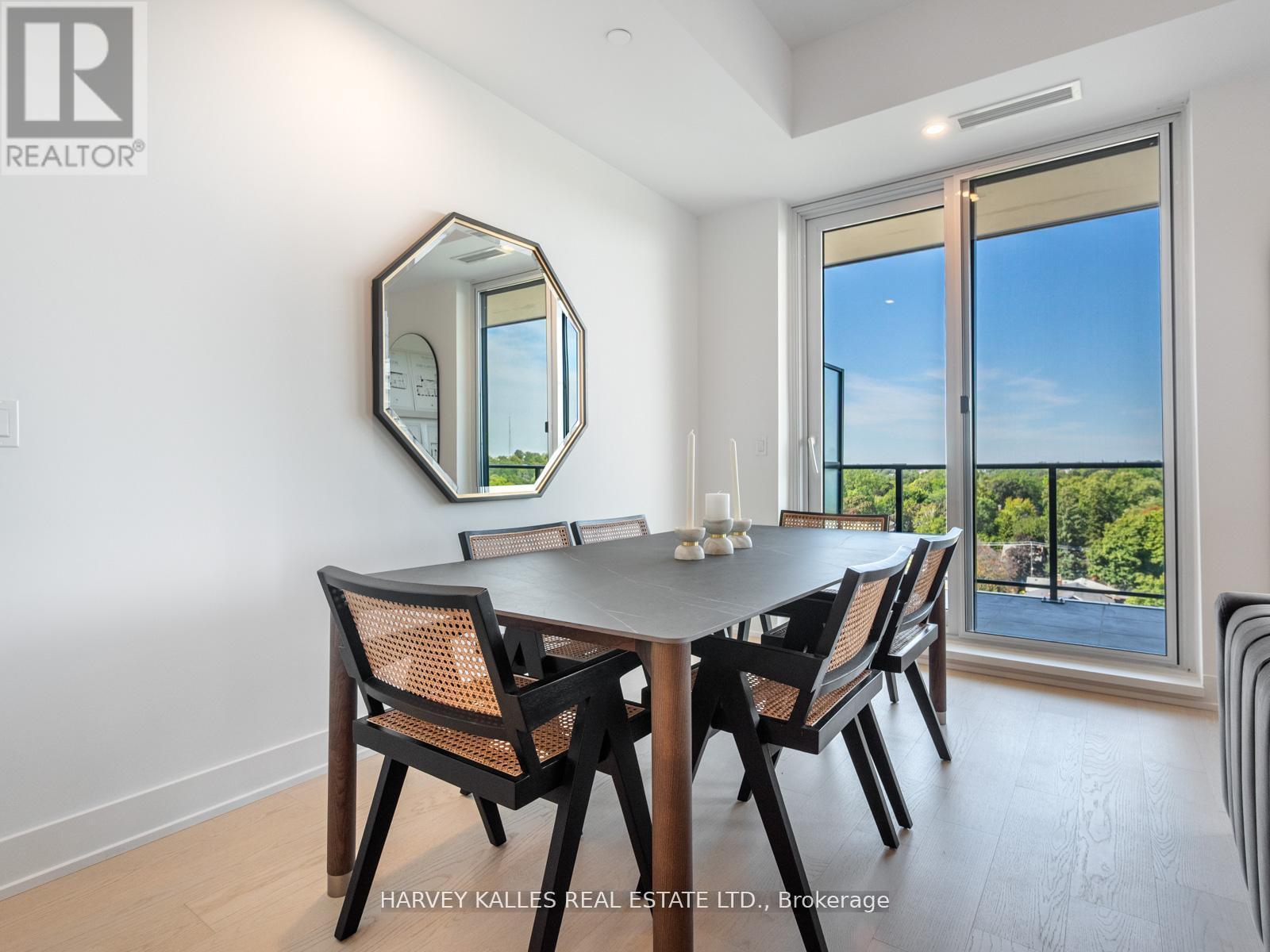 1003 - 8 MANOR ROAD W