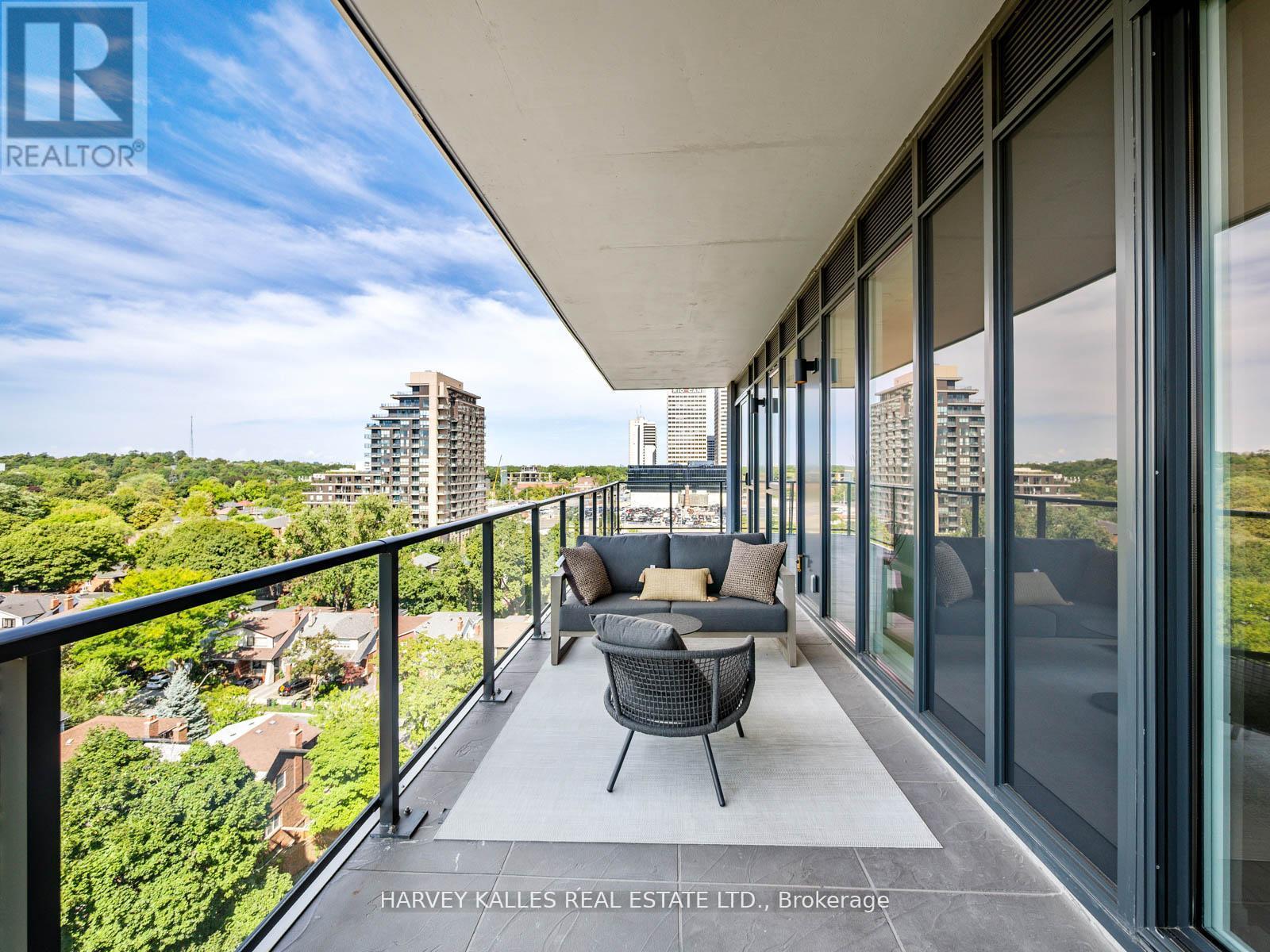 1003 - 8 MANOR ROAD W