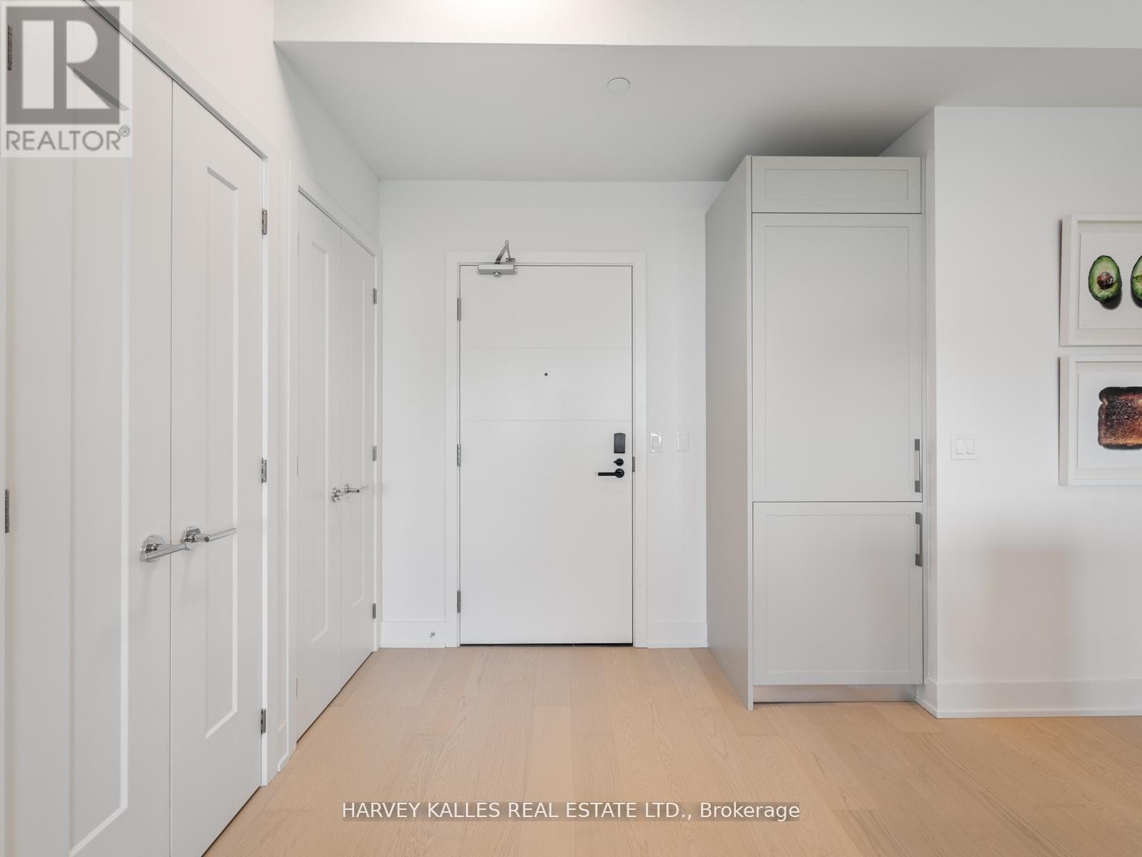 1003 - 8 MANOR ROAD W