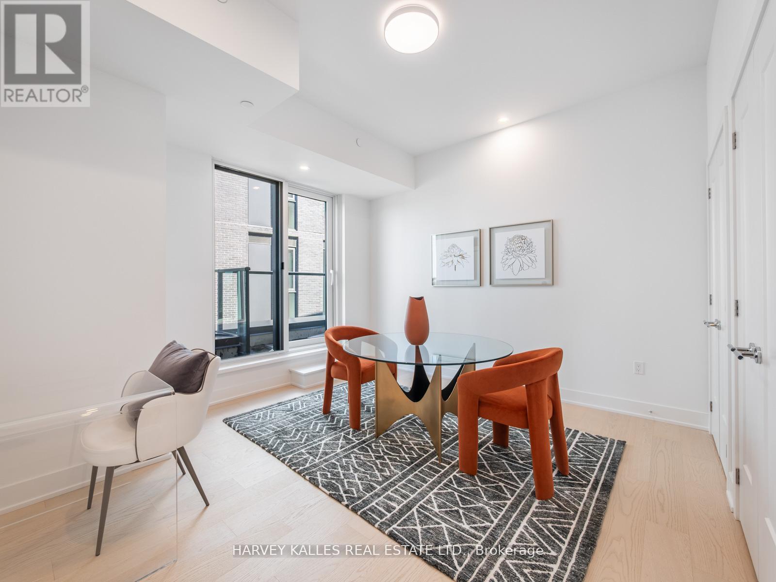 1003 - 8 MANOR ROAD W