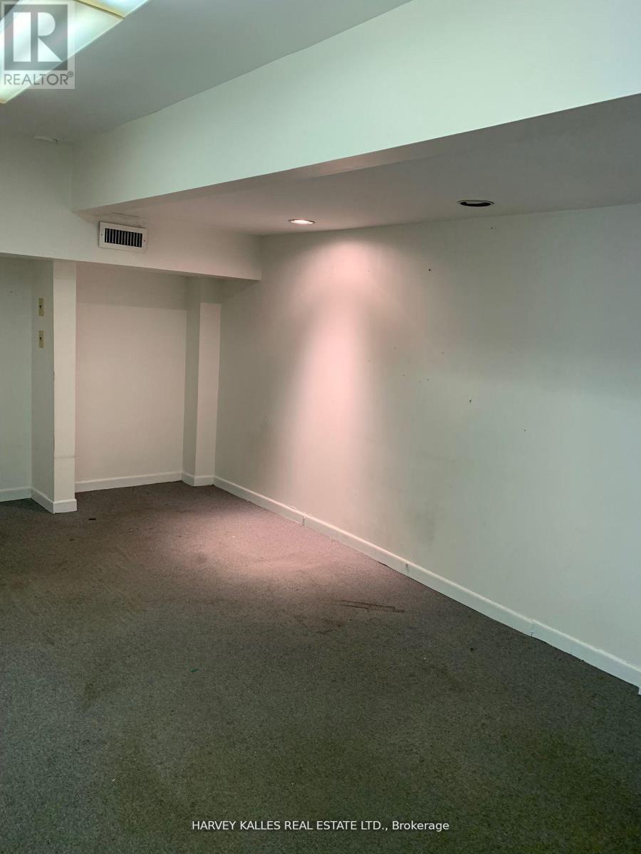 B100 - 258 WILSON AVENUE