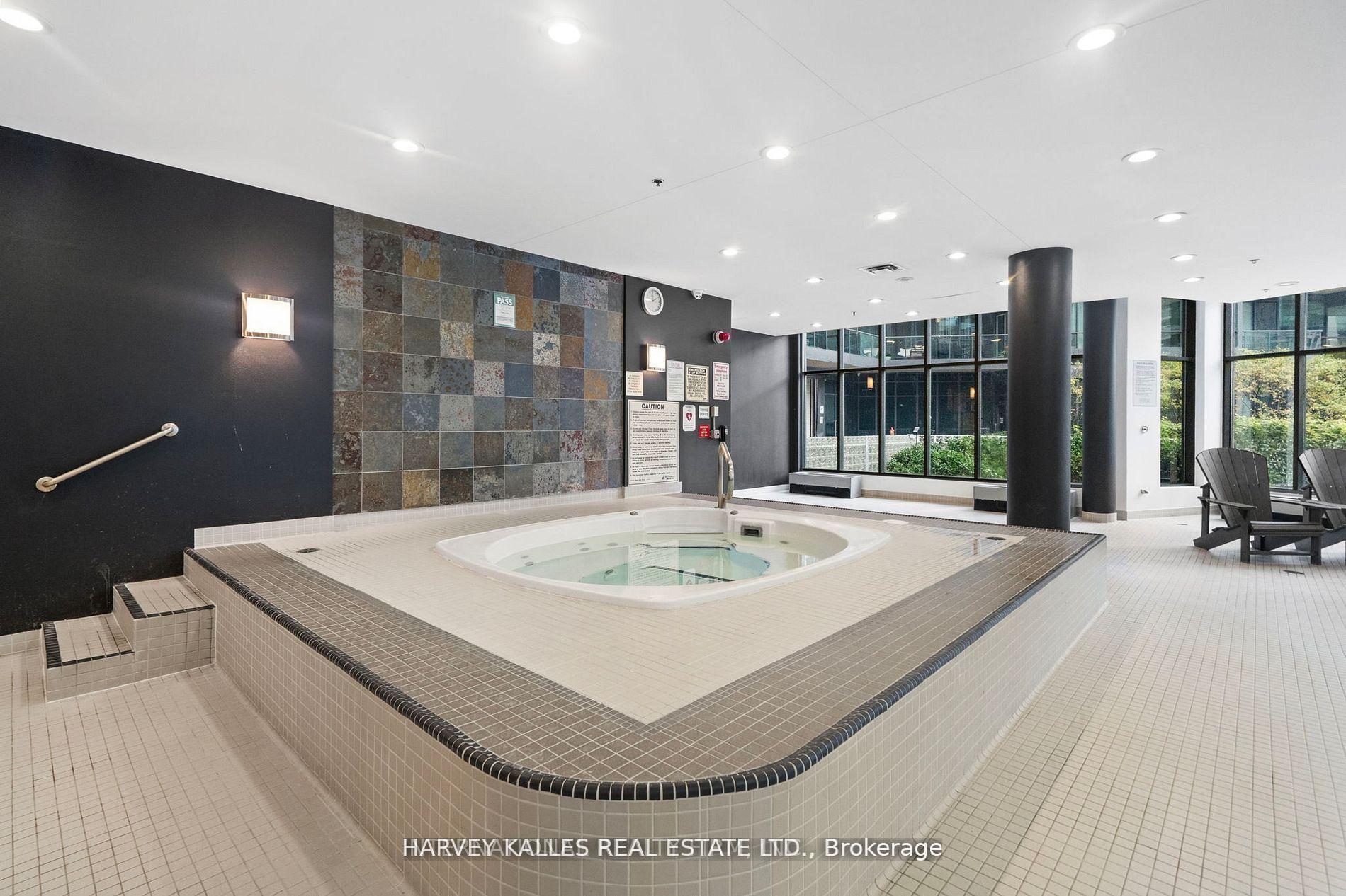 219 Fort York Boulevard 1608