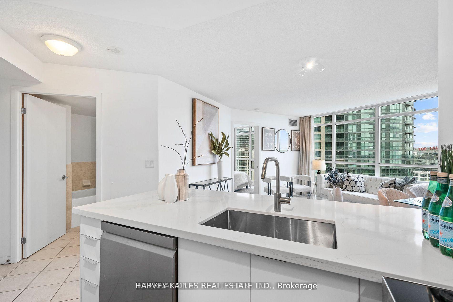 219 Fort York Boulevard 1608